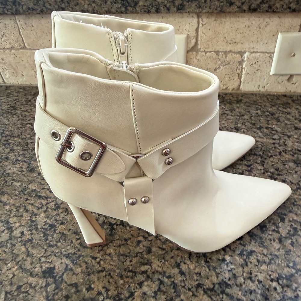 Shoe Dazzle Cream Faux Leather Pointed Toe Harness Buckle Ankle Boots 8 US